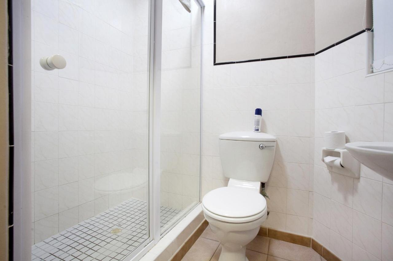 The Reef Apartments Ист-Лондон Экстерьер фото